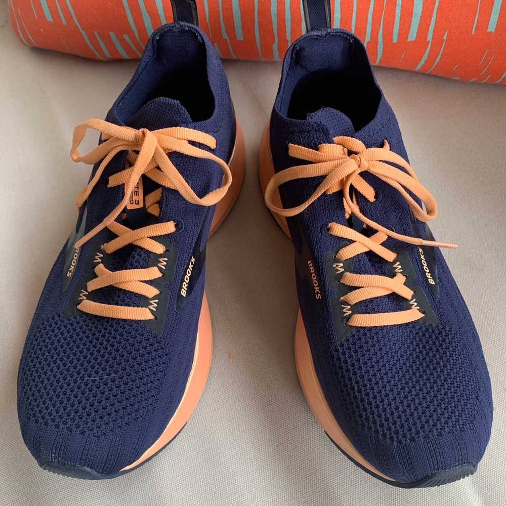 Brooks Levitate 3 Women’s Running Shoes Size 9